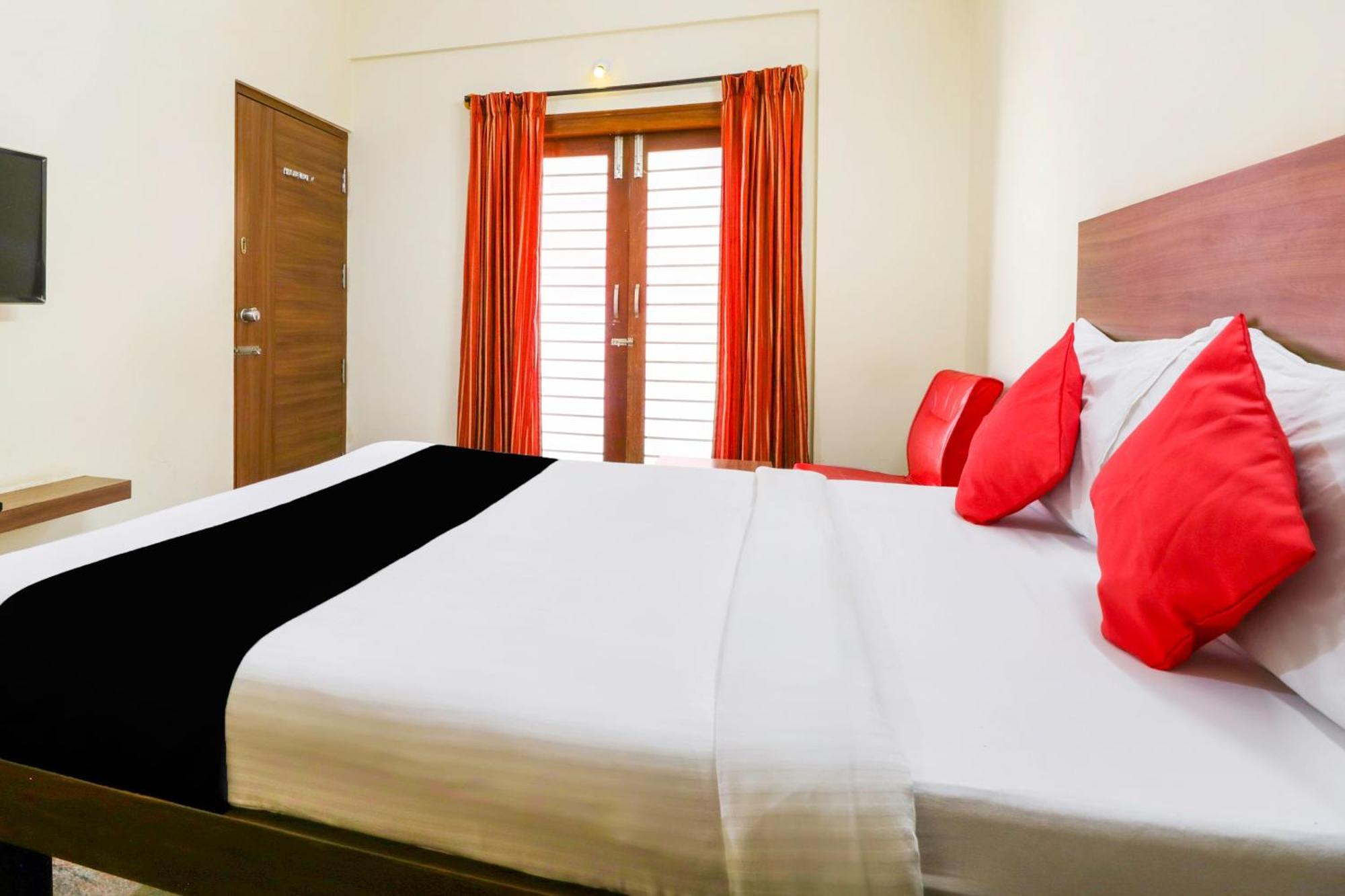 Hotel O Champion Comfort Near Hosahalli Metro Station Bangalore Buitenkant foto