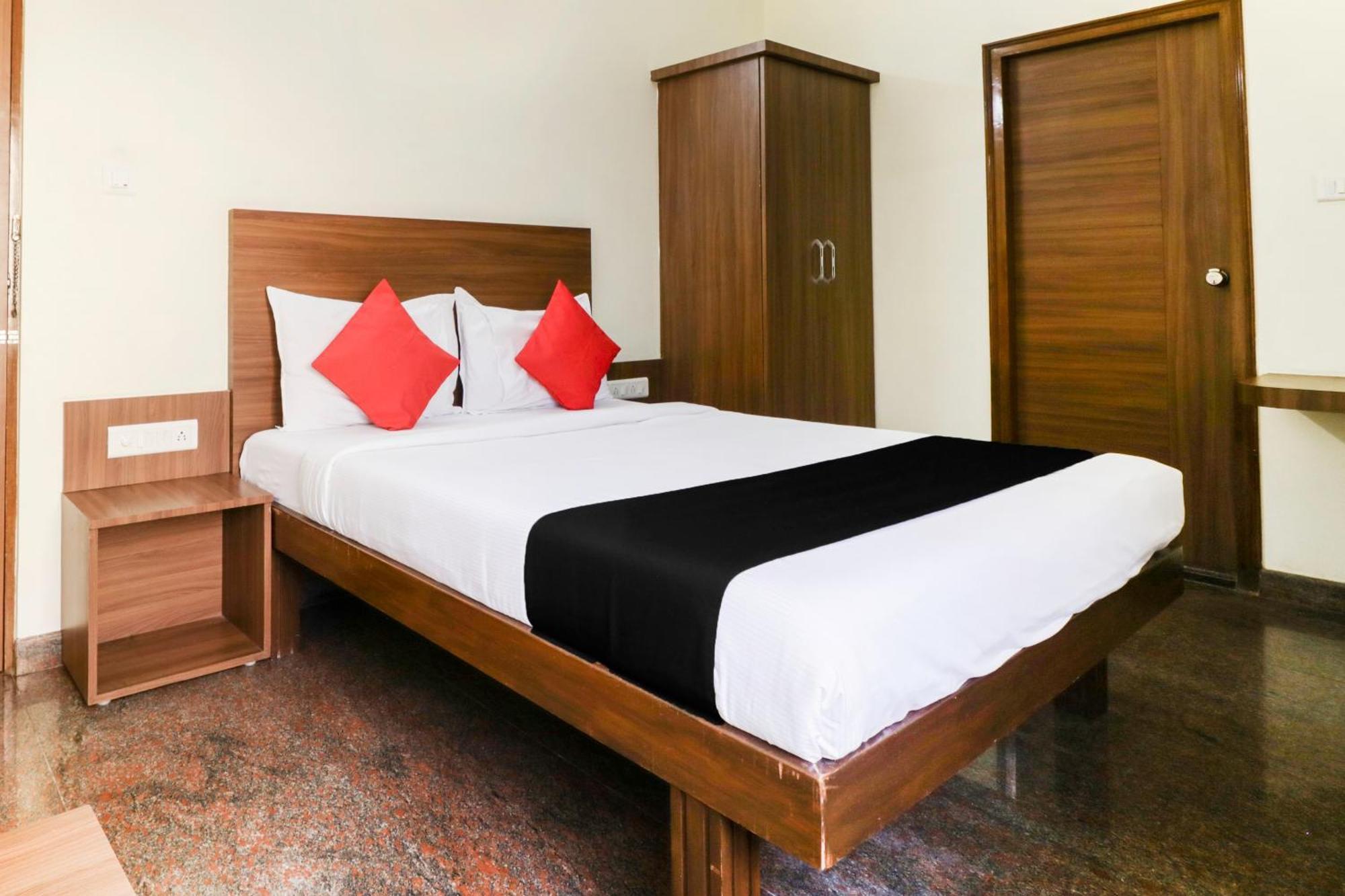 Hotel O Champion Comfort Near Hosahalli Metro Station Bangalore Buitenkant foto