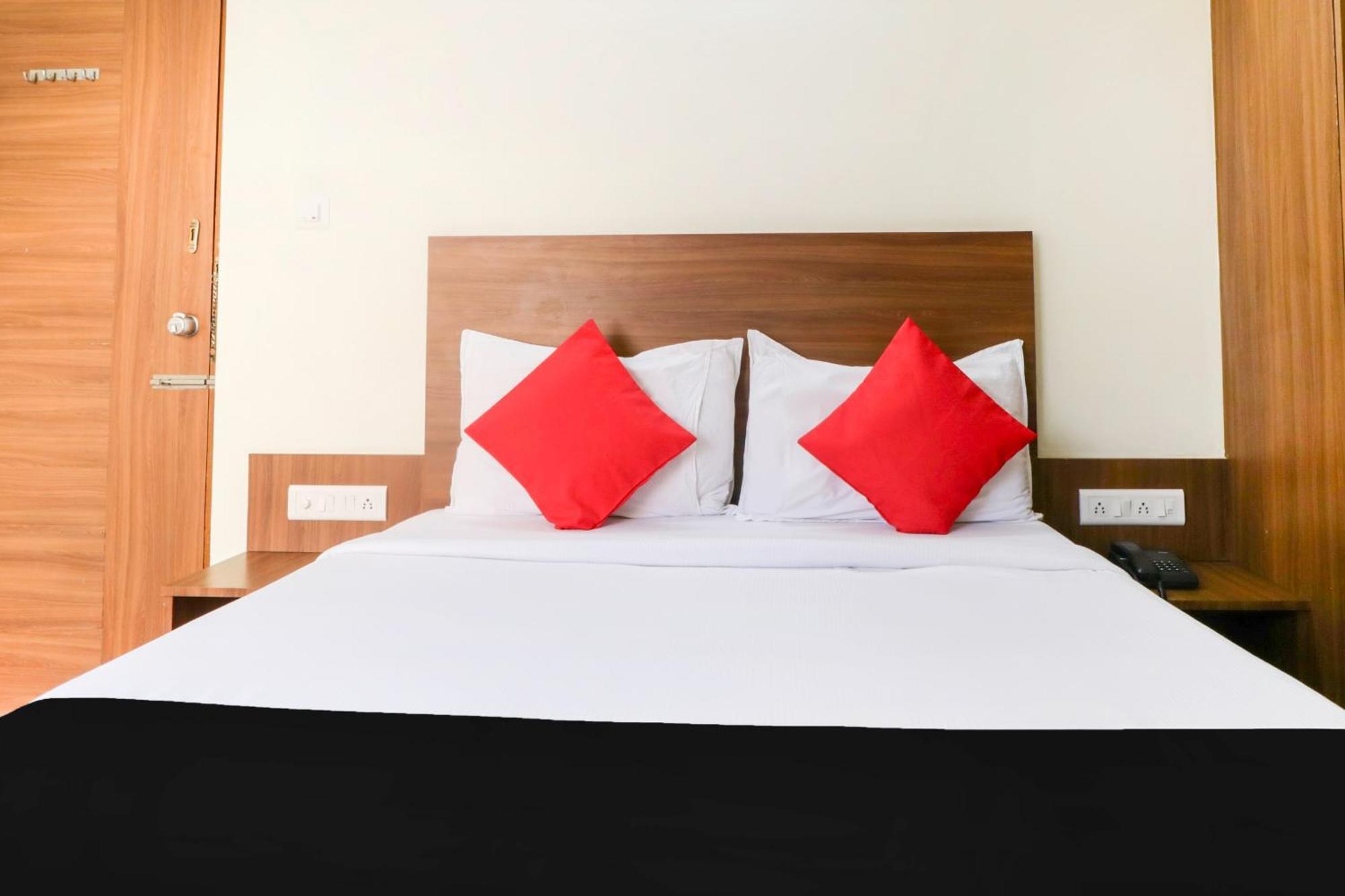 Hotel O Champion Comfort Near Hosahalli Metro Station Bangalore Buitenkant foto
