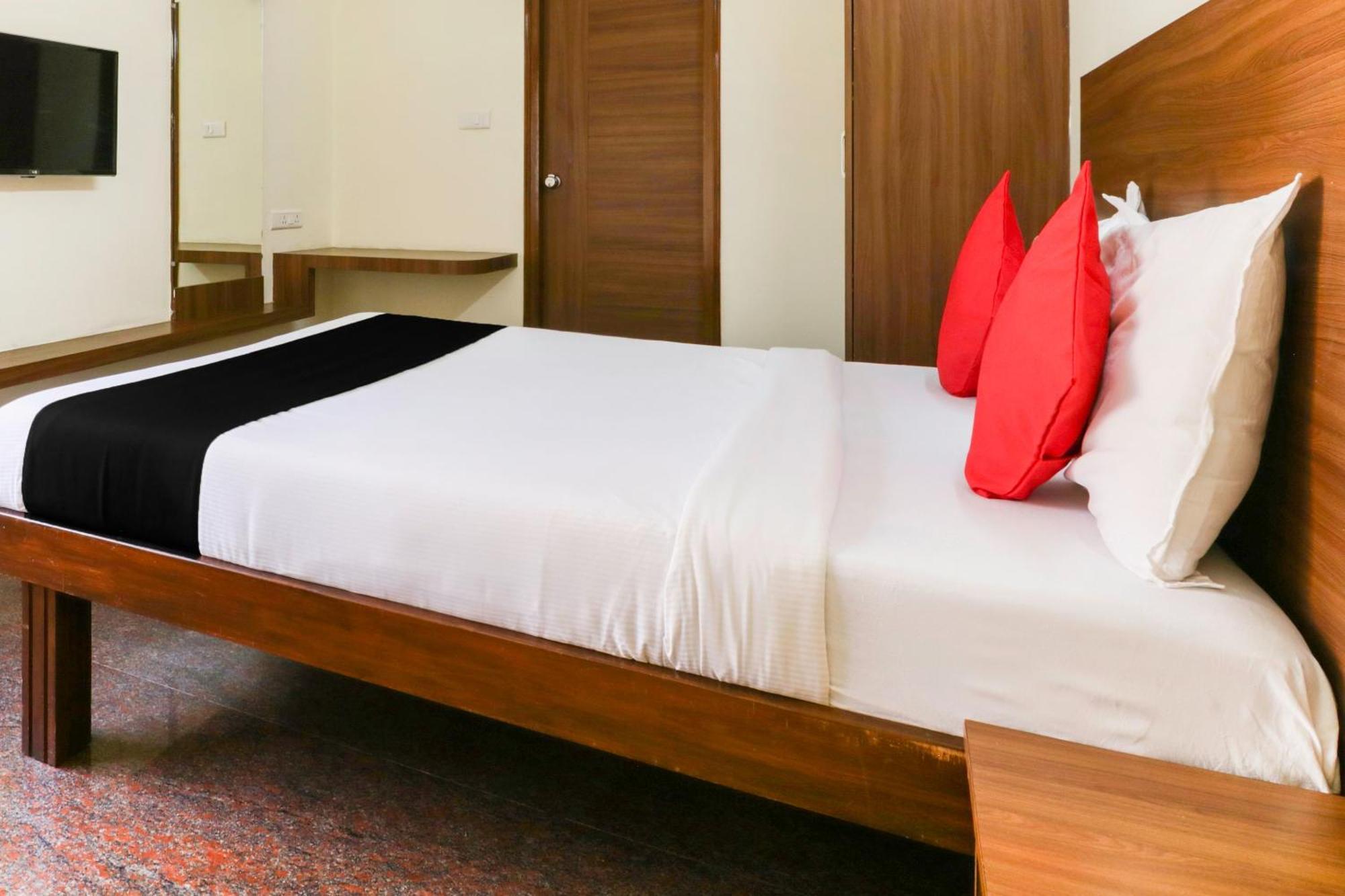Hotel O Champion Comfort Near Hosahalli Metro Station Bangalore Buitenkant foto